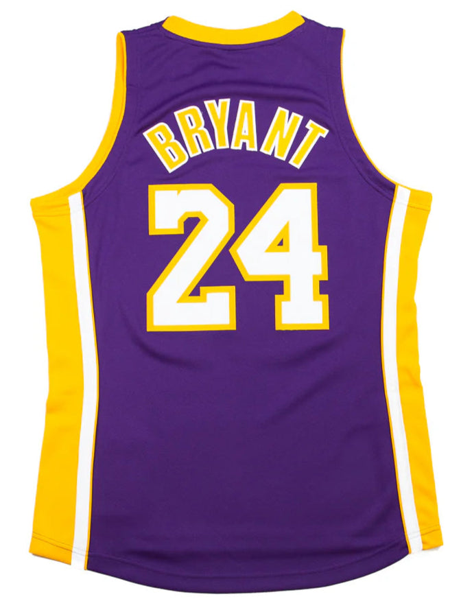 Mitchell & Ness Los Angeles Lakers Kobe Bryant Away Jersey 2006-2007 Purple