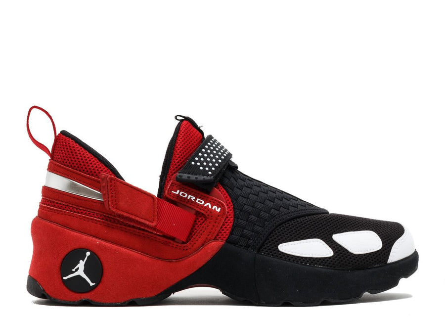 Jordan Trunner LX Black Red (2017)